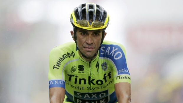 Dvojnásobný vítěz Tour de France Alberto Contador odstoupil ze 101. ročníku v průběhu 10. etapy