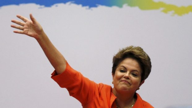 V průzkumech vede současná prezidentka Dilma Rousseffová ze Strany pracujících