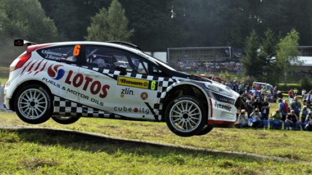 Barum Rally ve Zlíně: Na snímku z 30. srpna je Kajetan Kajetanowicz a Jaroslaw Baran z Polska s autem Ford Fiesta R5 při rychlostní zkoušce ve Slušovicích.