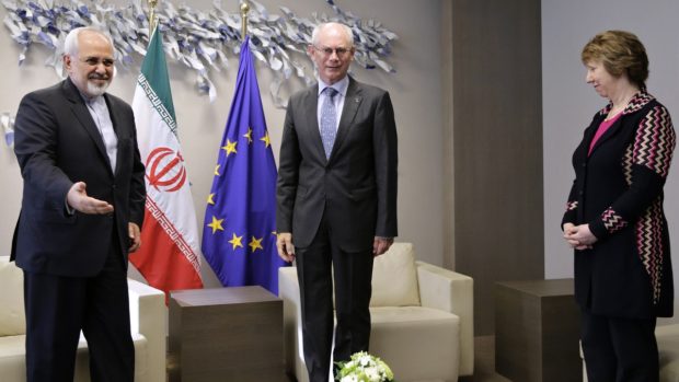 Íránský ministr zahraničí Mohammad Džavád Zaríf jedná s představiteli EU (1. září 2014)