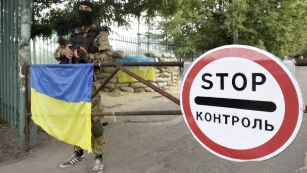 V Mariupolu na jihu Ukrajiny se armáda chystá na střet s proruskými separatisty