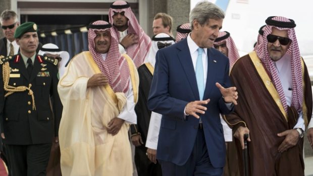 Americký ministr zahraničí John Kerry jedná v Saudské Arábii o strategii proti Islámskému státu