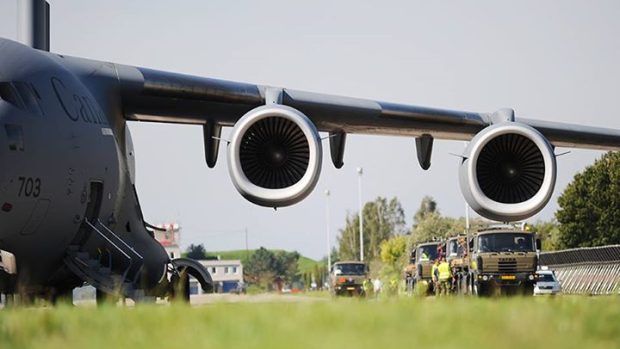 Munici přepraví kanadský vojenský letoun C-17 Globemaster III