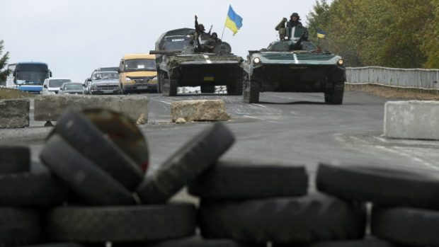Ukrajina. Tank ukrajinské armády poblíž Debalceve na východě země