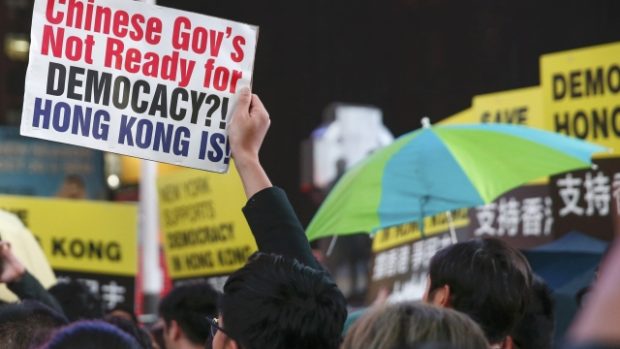 Protesty v Hongkongu neutichají