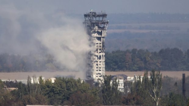 U Doněcka na východě Ukrajiny povstalci a armáda dál bojují o strategicky důležité letiště