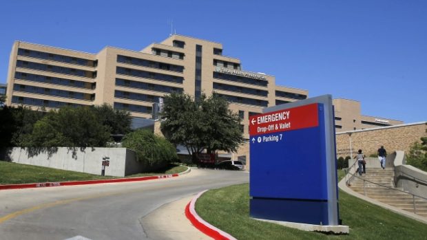 Texas. Nemocnice v Dallasu, kde se léčí pacient s ebolou