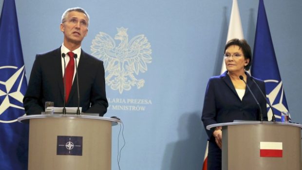 Generální tajemník NATO Jens Stoltenberg a polská premiérka Ewa Kopaczová