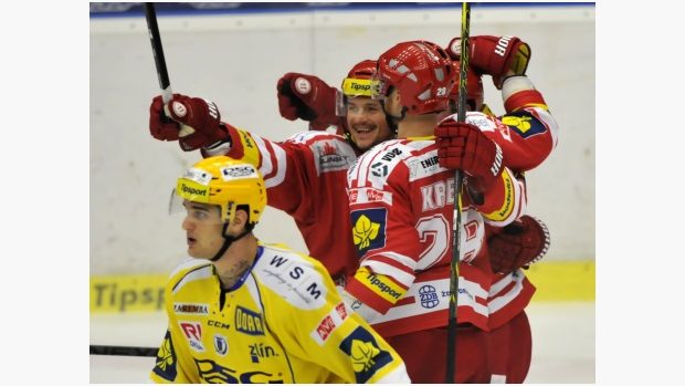 Třinečtí hokejisté vyhráli ve Zlíně už svůj osmý zápas v řadě