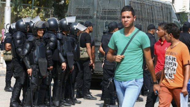 V Egyptě se začátkem akademického semestru opět vypukly studentské nepokoje. Policie zasáhla třeba u univerzity Al Azhar