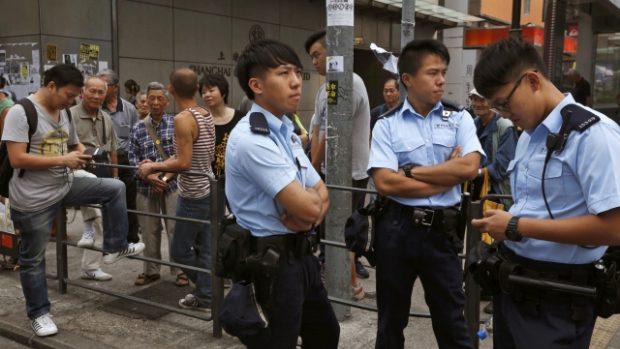 Demonstranti v ulicích Hongkongu odmítají ustoupit ze svých požadavků