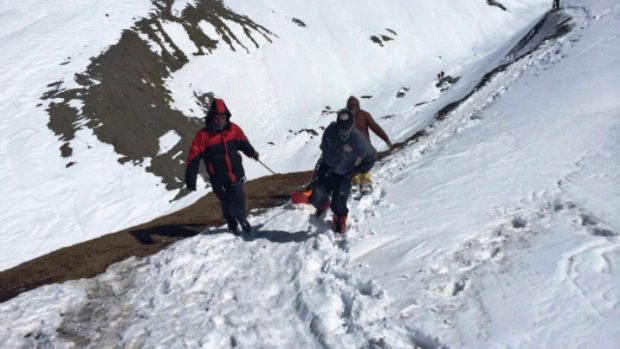 V Nepálu se podařilo evakuovat 7 Čechů, které odřízlo nepříznivé počasí, po dalších 40 se ptrá