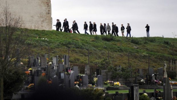 Na pohřeb zavražděného studenta dorazily do smuteční síně na Zelené hoře ve Žďáru nad Sázavou stovky lidí