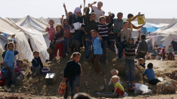 Syrské děti v uprchlickém táboře u tureckých hranic