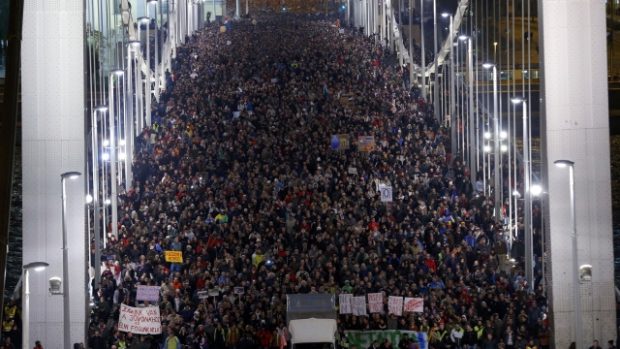 Asi 40tisícový dav přešel přes centrum Budapeště