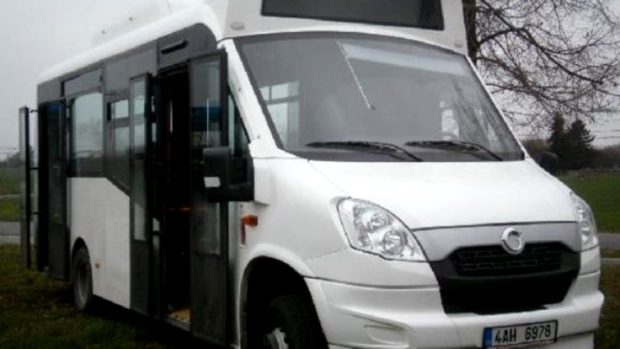 Pardubický dopravní podnik testuje ekologický minibus