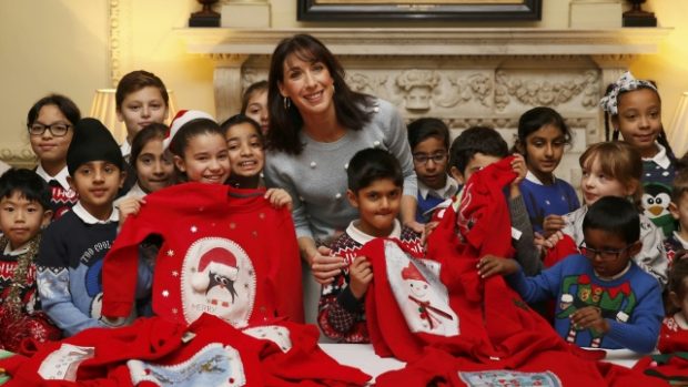 Samantha Cameronová, manželka britského premiéra, na charitativní akci Christmas Jumper Jumble