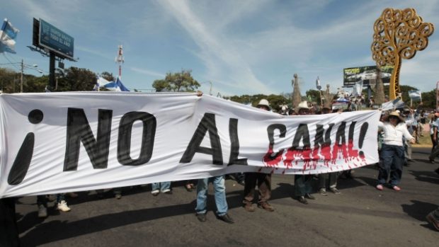 Lidé protestují proti stavbě průplavu v Nikaragui