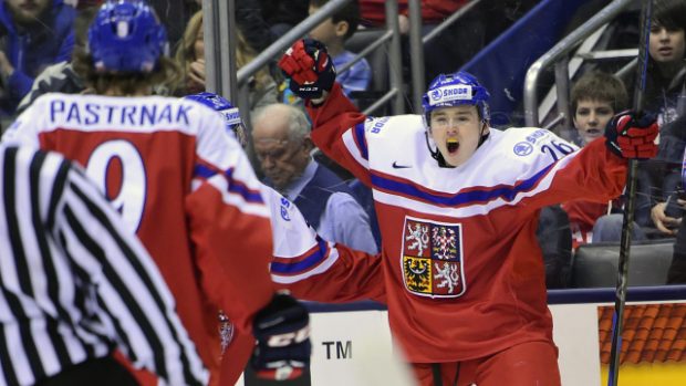 Patrik Zdrahal slaví gól proti Rusům na MS do 20 let v Torontu