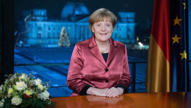 Německá kancléřka Angela Merkelová v novoročním projevu vyzvala Němce, aby se otočili k hnutí PEGIDA zády, protože je podle ní rasistické a plné nenávisti