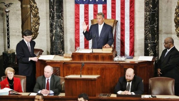 John Boehner skládá přísahu po zvolení do čela Sněmovny reprezentantů