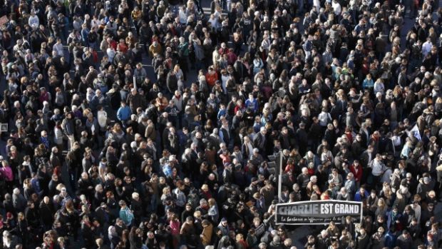 Nedělního pochodu v Paříži se má zúčastnit až milion lidí (ilustrační foto)