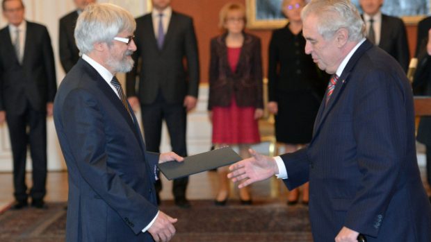 Prezident Miloš Zeman jmenoval Pavla Šámala do funkce předsedy Nejvyššího soudu ČR