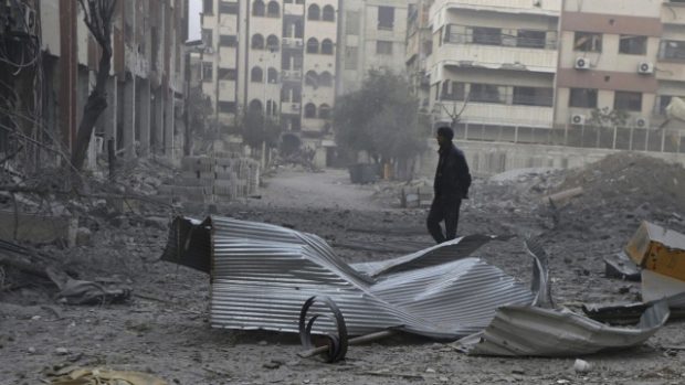 Syrská armáda bombardovala v reakci na útok islamistů damašské předměstí Dúma