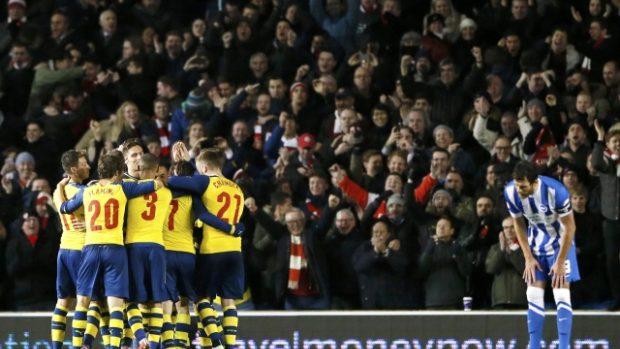 Fotbalisté Arsenalu se radují z postupu do osmifnále Anglického poháru