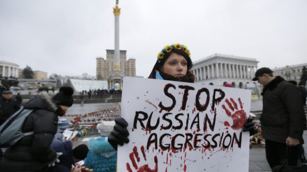 Na Ukrajině zuří nejtvrdší boje od loňského září, kdy bylo uzavřeno příměří. Moskva vyšle další konvoj s materiální pomocí