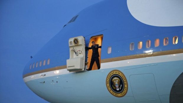 Letecký speciál amerického prezidenta Air Force One na letišti ve Washingtonu (snímek z 8. ledna 2015)