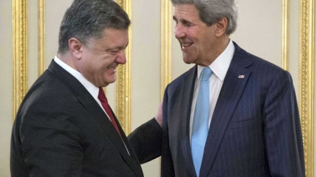 Americký ministr zahraničí John Kerry jednal v Kyjevě s prezidentem Petrem Porošenkem