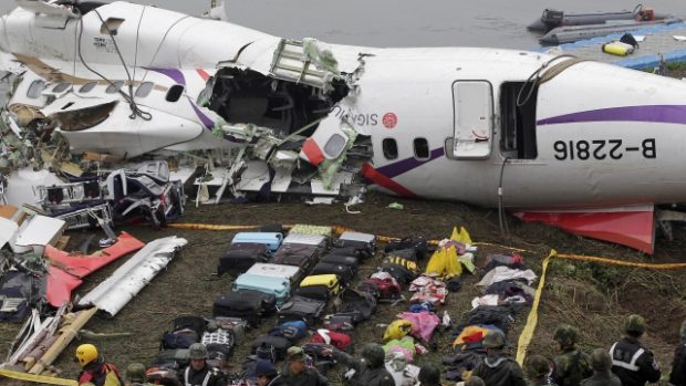 Příčinou pádu letadla společnosti TransAsia Airways bylo nejspíš selhání motorů