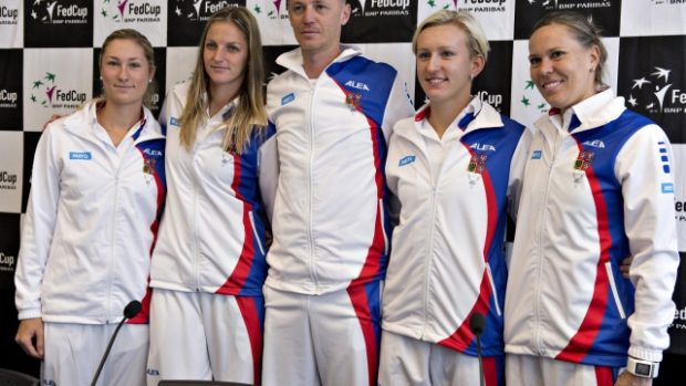 Do víkendové dvouhry nastoupí Karolína Plíšková (druhá zleva) a Tereza Smitková (druhá zprava)