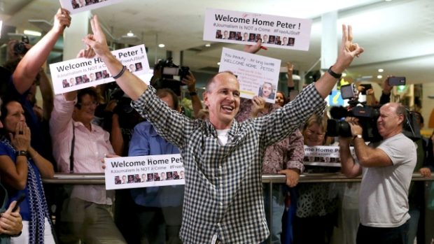 Australský novinář Peter Greste po příletu na letiště Brisbane