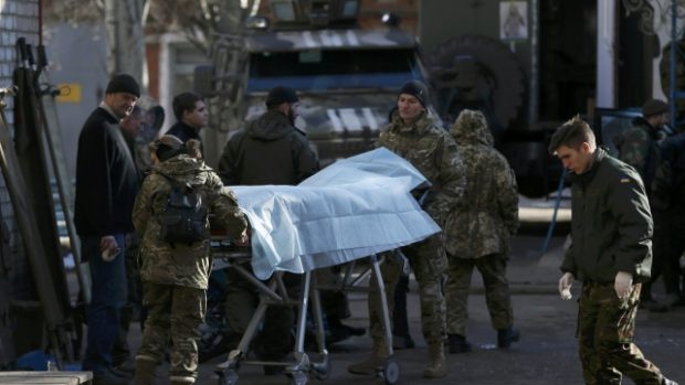 Při bojích v Debalcevu zemřelo přes 40 lidí a na 200 jich je zraněných