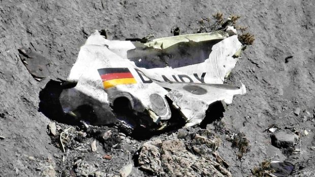 Část trosek letadla společnosti Germanwings, které se zřítilo ve francouzských Alpách