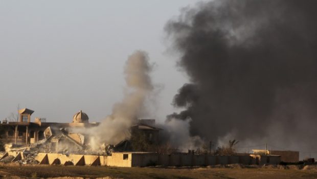 Irácké jednotky obnovily ofenzivu v Tikrítu