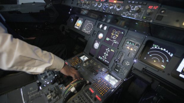 Kokpit simulátoru Airbusu A320