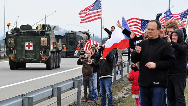 Konvoj amerických vojáků, který překročil hranice v Bohumíně