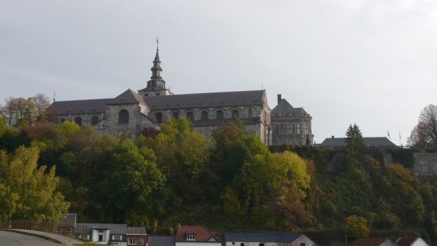 Belgické město a klášter Floreffe