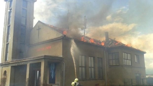 Požár kostela v Mirovicích