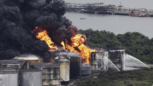 Požár nádrží na palivo na pobřeží státu São Paulo