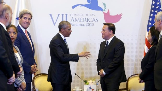 Barack Obama se sešel s prezidentem hostitelské země Juanem Carlosem Varelou