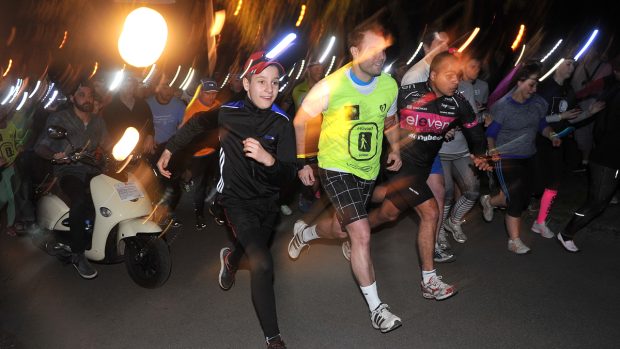 Noční běh pro Světlušku 2015