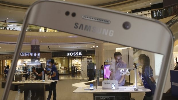 Samsung S6 se začal prodávat v České republice
