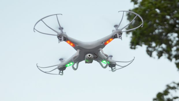 dron, drone, model dronu, bezpilotní letadlo, bezpilotní letoun