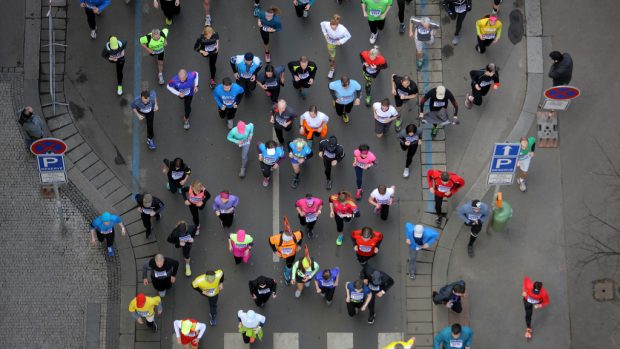 Na start 21. ročníku pražslého maratonu se postaví deset tisíc běžců (ilustrační foto)