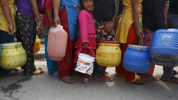 Nepálské hlavní město Káthmándú se potýká s nedostatkem vody