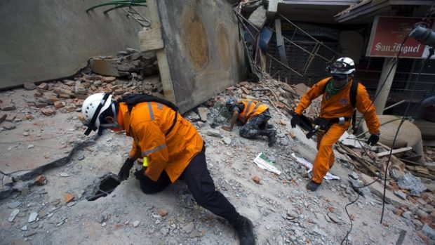 Nepál zasáhlo další silné zemětřesení. Lidé ve strachu zůstávají na ulicích
